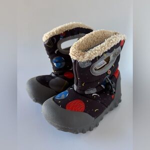 Toddler/child BOGS B-moc Gray Multi Space Snow Boots size 6 Pull On